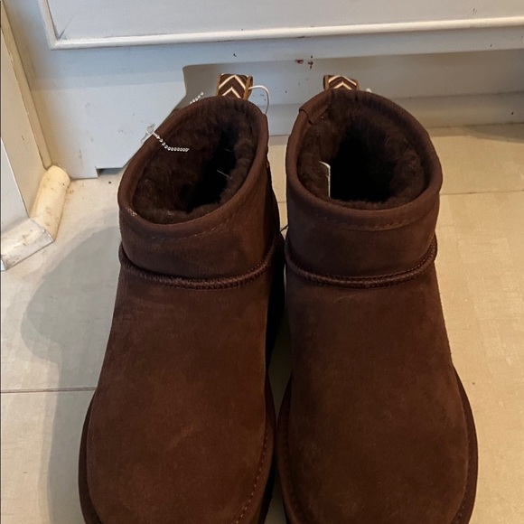 Bearpaw shearling suede boots - Picture 7 of 8